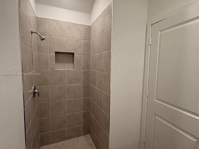 540 NE 1st Dr #0 — Photo 8