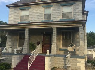 21 N 6th St, Carrollton, IL 62016