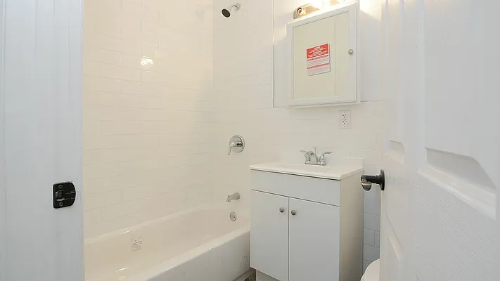 Rented by Nooklyn NYC LLC | media 8