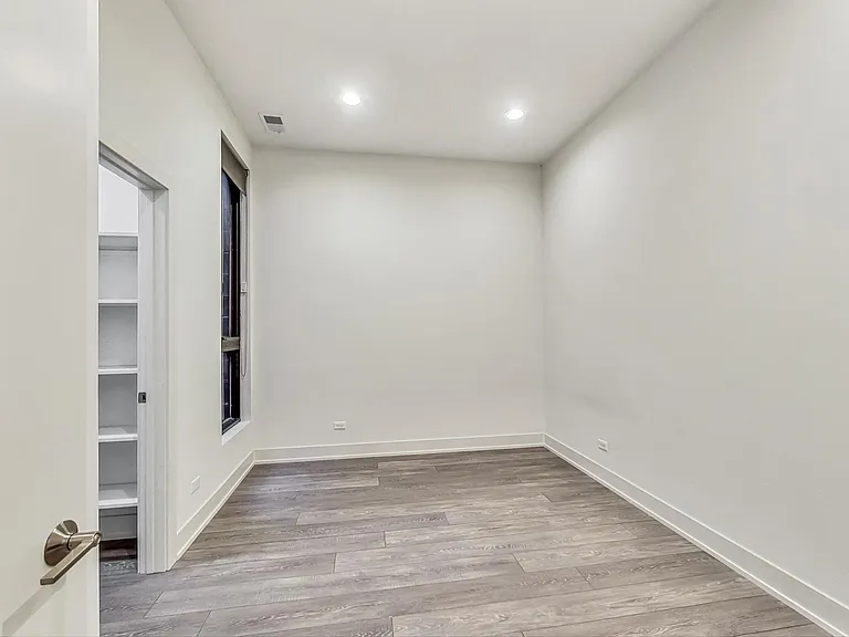 847 N Larrabee St #2F — Photo 14