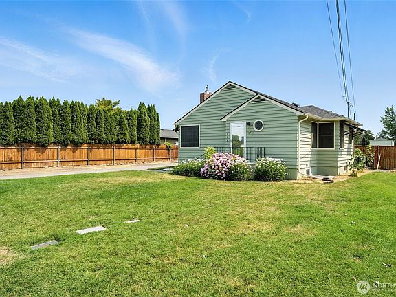 3rd image of 395 Wallula Avenue