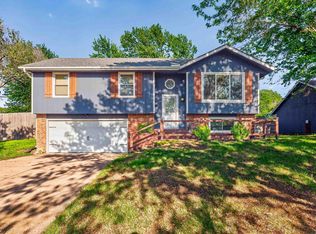 1002 SW Ashworth Rd, Topeka, KS 66604