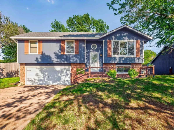 1002 SW Ashworth Rd, Topeka, KS 66604
