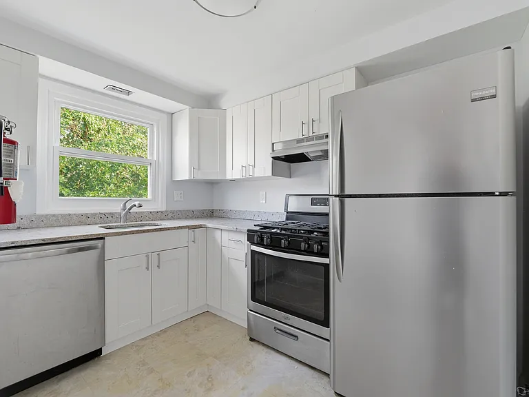 55 Marconi St #2 — Photo 7
