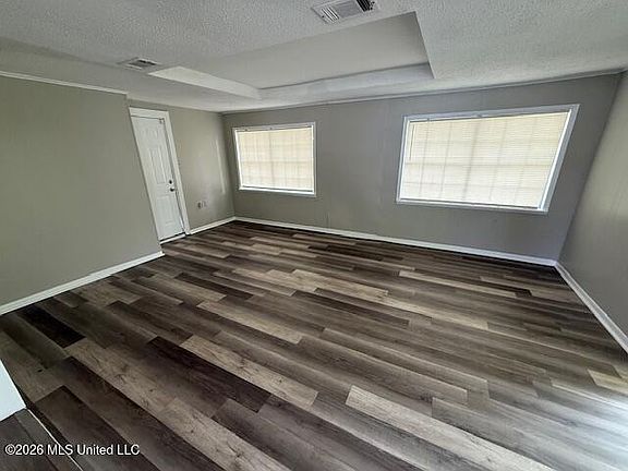 4th image of 2171 Popps Ferry Rd