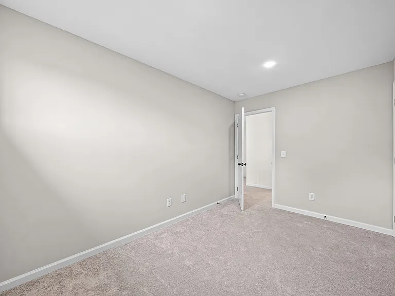 1042 Winesap Rd — Photo 25