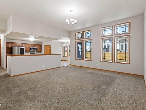 5th image of 3334 30th St W