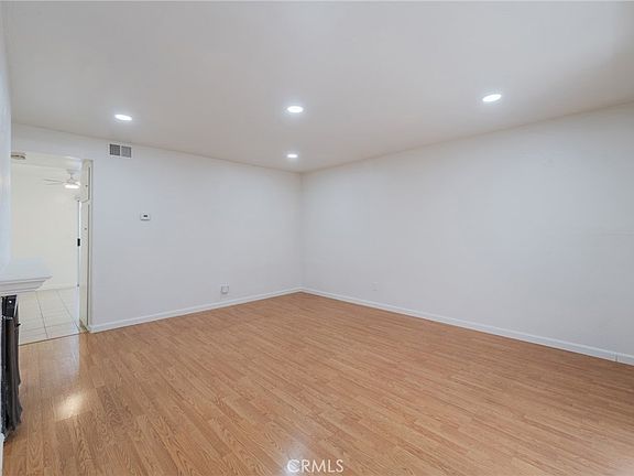 5th image of 422 22nd St APT B