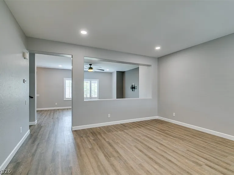 1129 Emanuel St — Photo 4