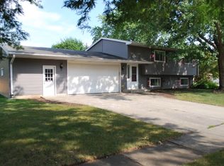 1019 Sutton Dr, Crystal Lake, IL 60014