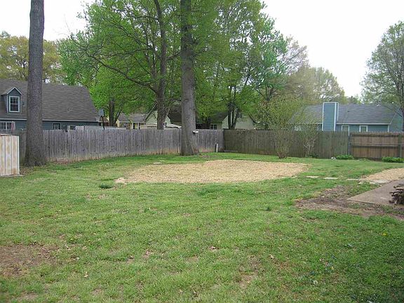 3rd image of 5820 Willow Springs Dr