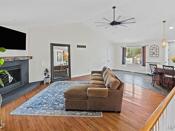 4th image of 4511 Moonlight Way