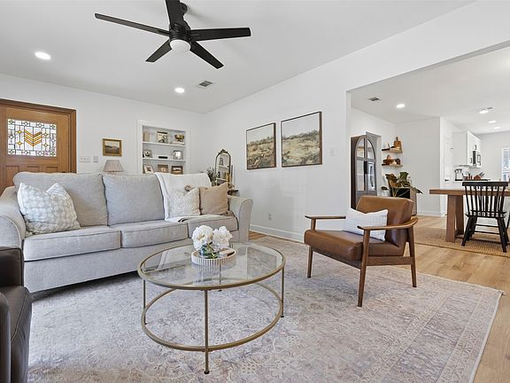 3rd image of 3935 El Campo Ave