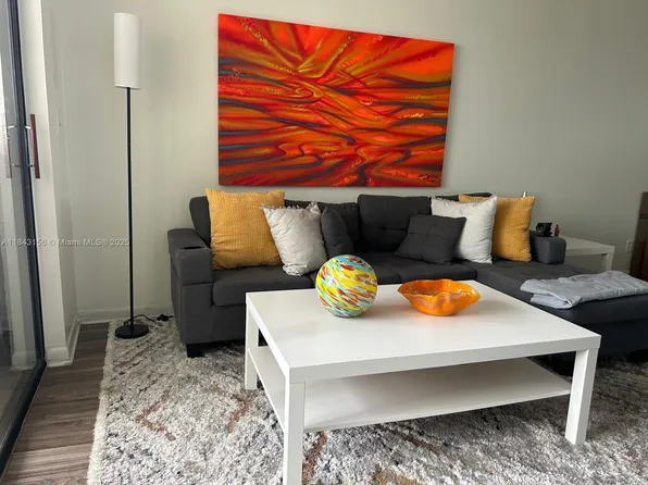 2851 Somerset Dr, Lauderdale Lakes, FL