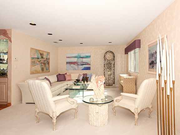 5th image of 76 Chestnut Ln