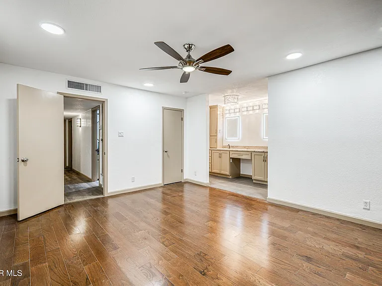 4945 Vista Grande Cir — Photo 24