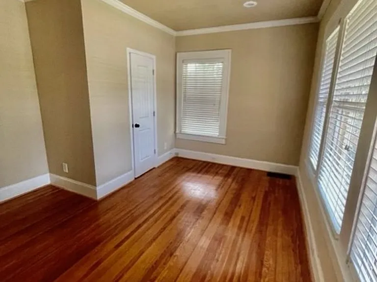 401 Wesley Heights Way — Photo 13