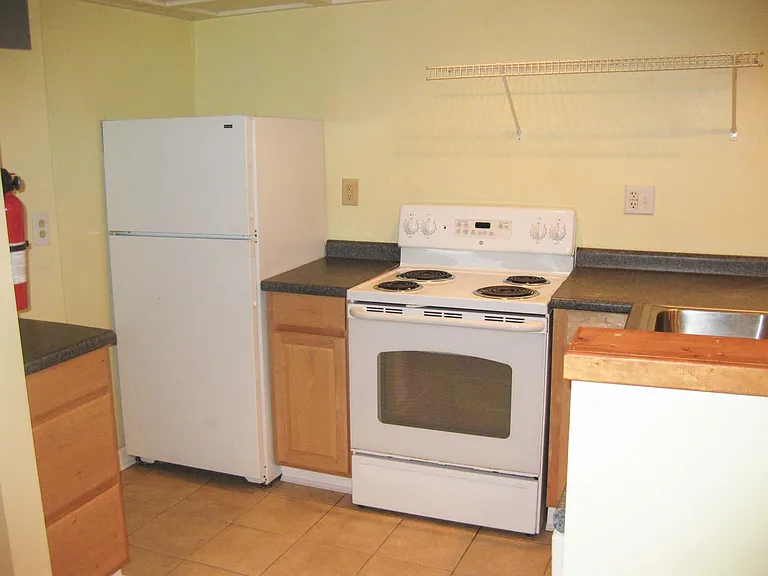 501B S Highland Ave — Photo 6