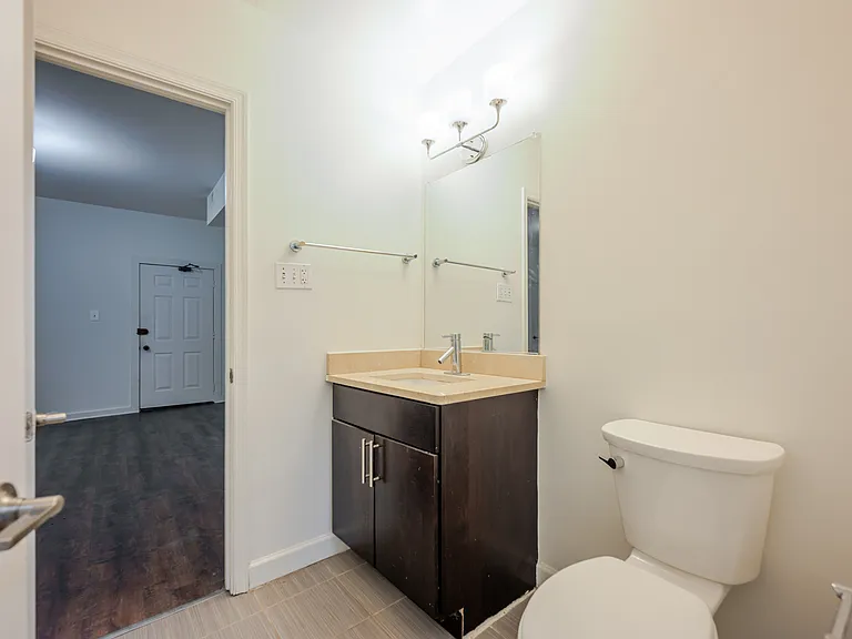 650 D St SE #2 — Photo 6