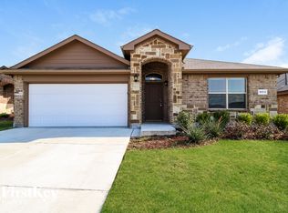 9913 Huntersville Trl, Fort Worth, TX 76108