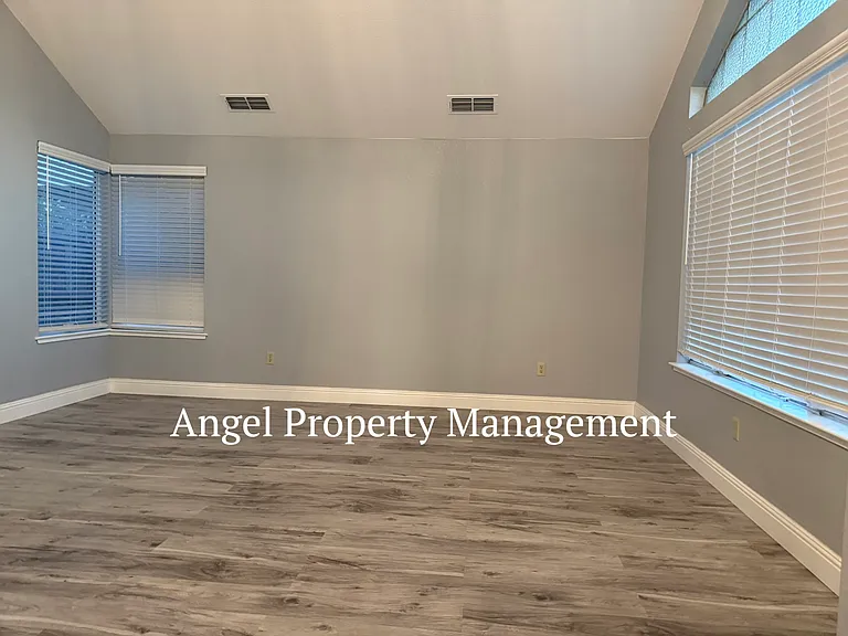 9131 Brienne Way — Photo 27