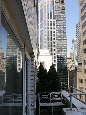 Sold by Sotheby's International Realty | media 1