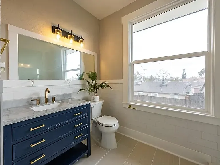 1201 N Irwin St #1 — Photo 5