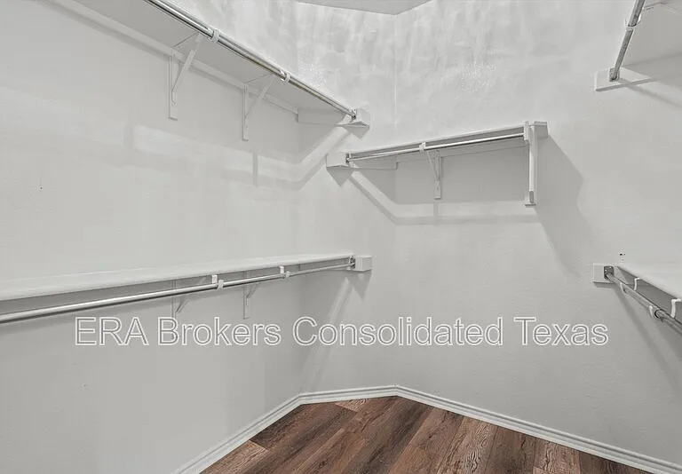 118 Portsmouth Dr — Photo 17