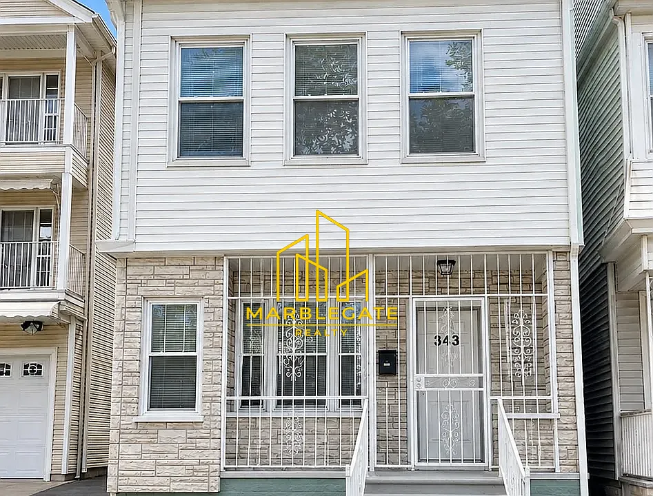 343 7th Ave W #33