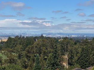 10592 Englewood Dr, Oakland, CA 94605