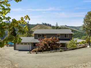 1870 Lake View Dr, Sutherlin, OR 97479