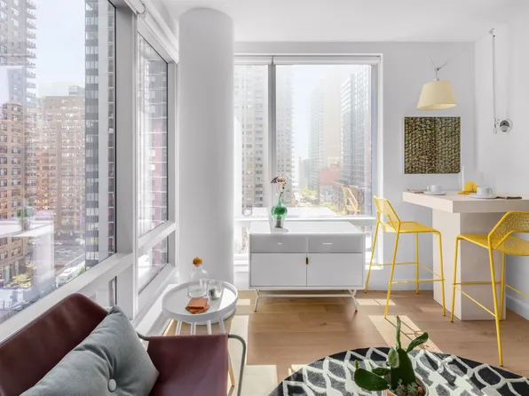 225 East 39th Street image 3 of 29