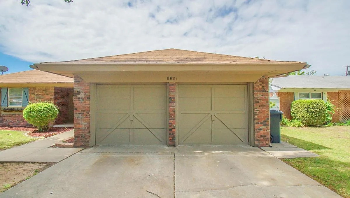 8801 S Youngs Boulevard - 1 — Photo 3