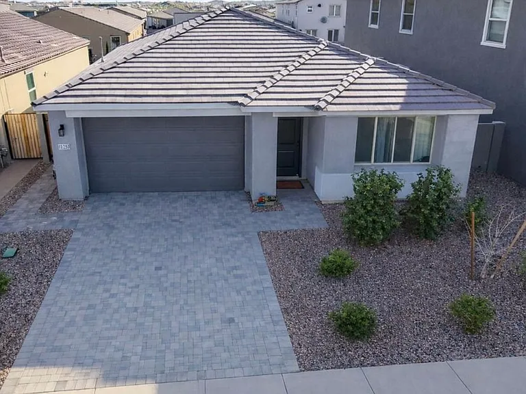 11253 E Ulysses Ave — Photo 22