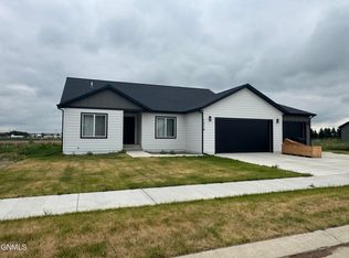 1218 9th St SW, Watford City, ND 58854