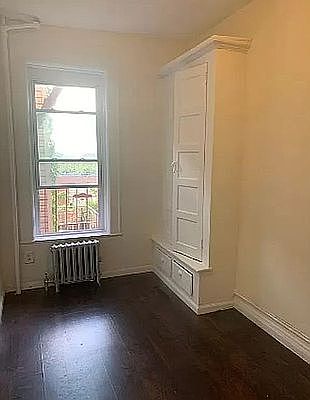 3rd image of 281 23rd St #5