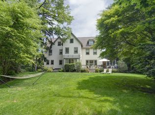 372 Ridgewood Ave, Glen Ridge, NJ 07028