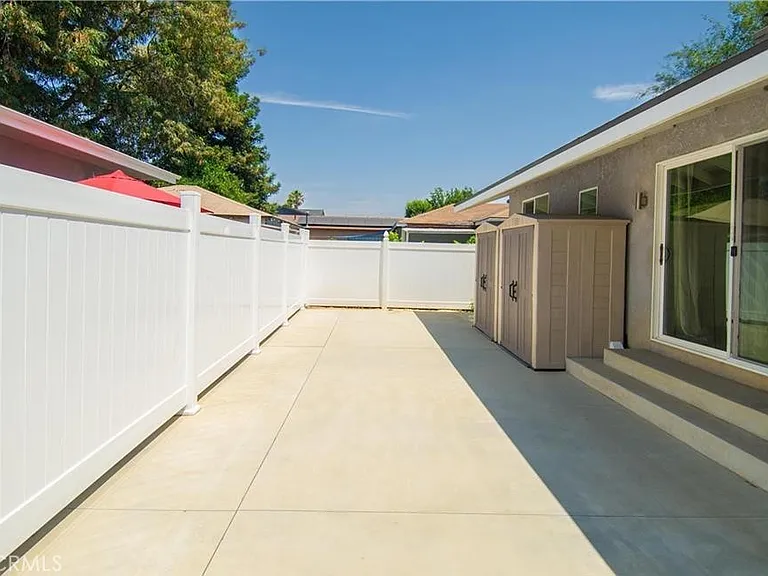 7445 Hesperia Ave — Photo 14