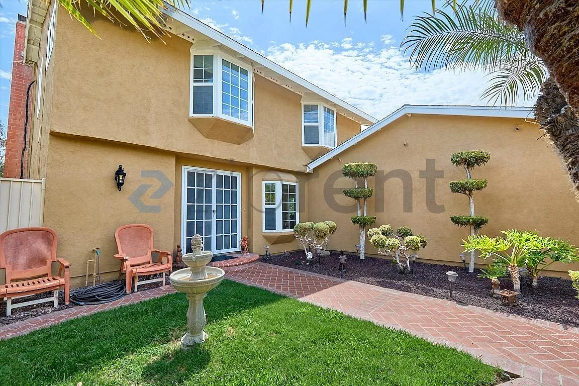 4 bed, 2000 sqft, $4,999 — Photo 2