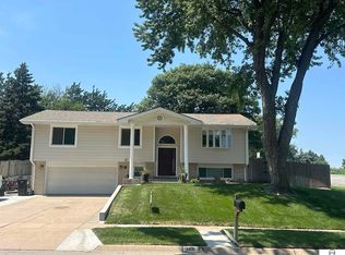 1431 S 77th St, Lincoln, NE 68506