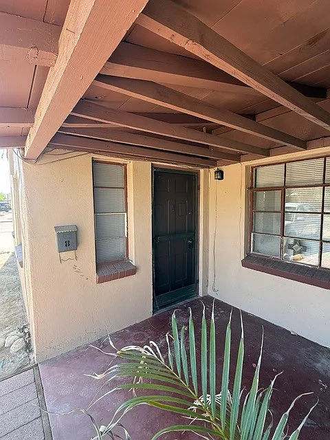 1 bed, 1.0 bath, 600 sqft, $900 — Photo 2