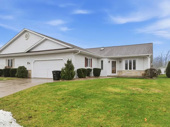 4547 W Maplewood DRIVE, Greenfield, WI 53220