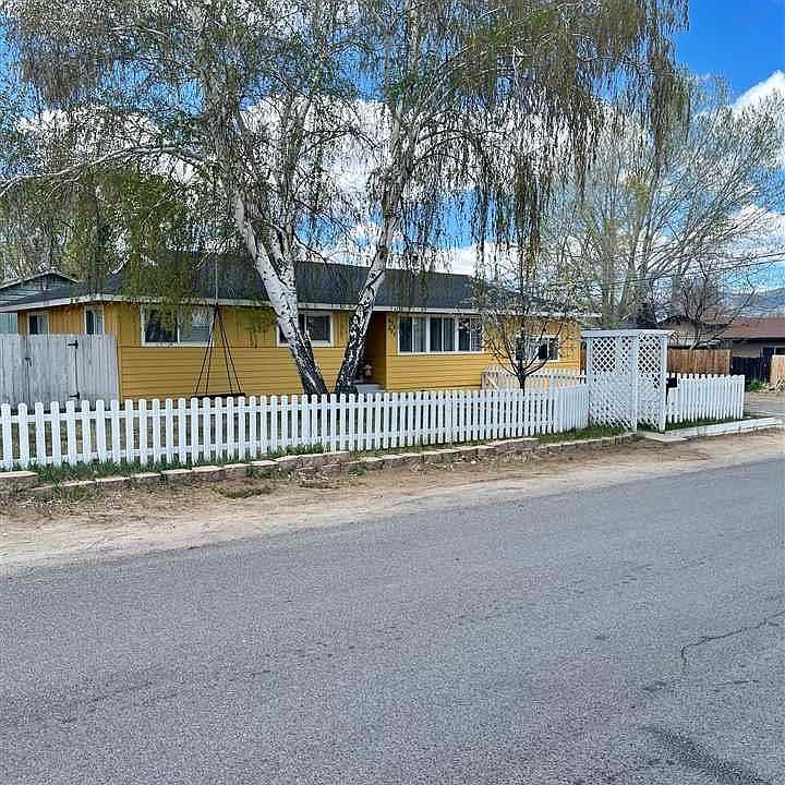 1st image of 472-825 Adele Ct