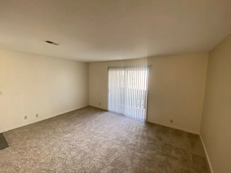 Superior Place Apartments — Photo 22