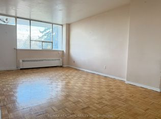 500 Dawes Rd #604, Toronto, ON M4B 2G1