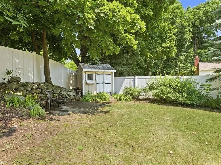 27-29 Kilby St — Photo 39