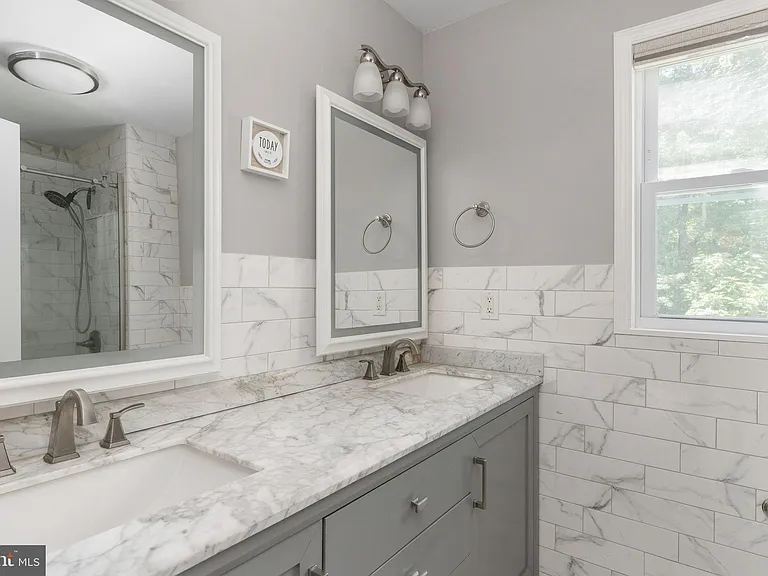 8009 Burrell Rd — Photo 26