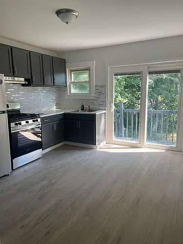 251 Maple Ave #A Photo 1 251 Maple Ave #A Photo 1