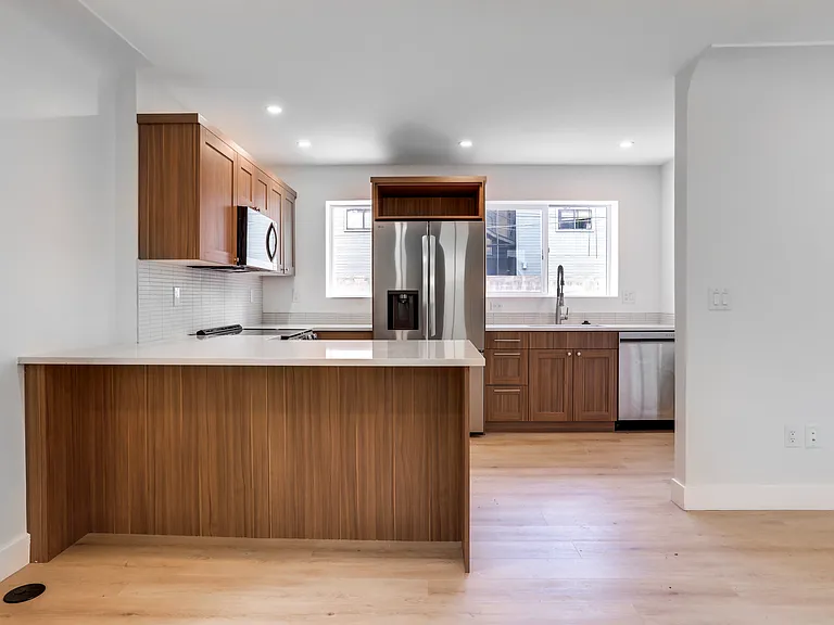 1270 N Logan St #9 — Photo 15