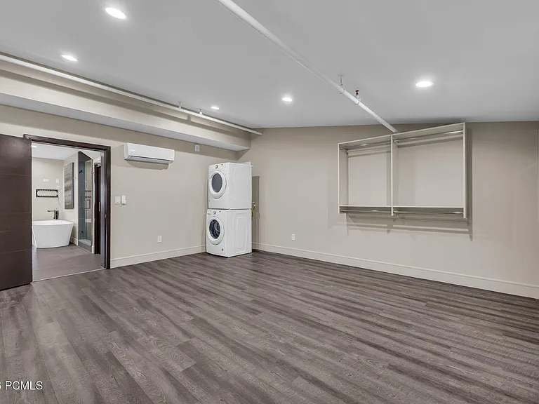 1200 W Lori Ln #C15 — Photo 18